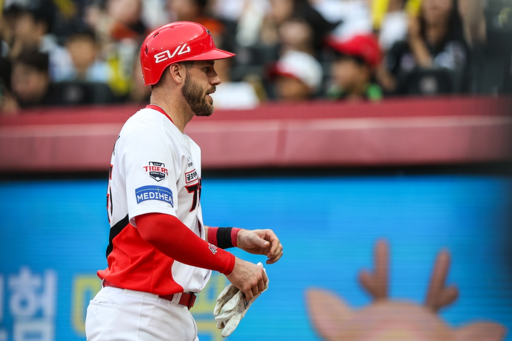 7일 오후 광주-KIA챔피언스필드에서 열린 '2025 신한 SOL Bank KBO리그' 한화 이글스와 KIA 타이거즈의 경기, 6회말 1사 2, 3루 KIA 오선우의 유격수 땅볼 때 위즈덤이 득점하고 있다. KIA 타이거즈