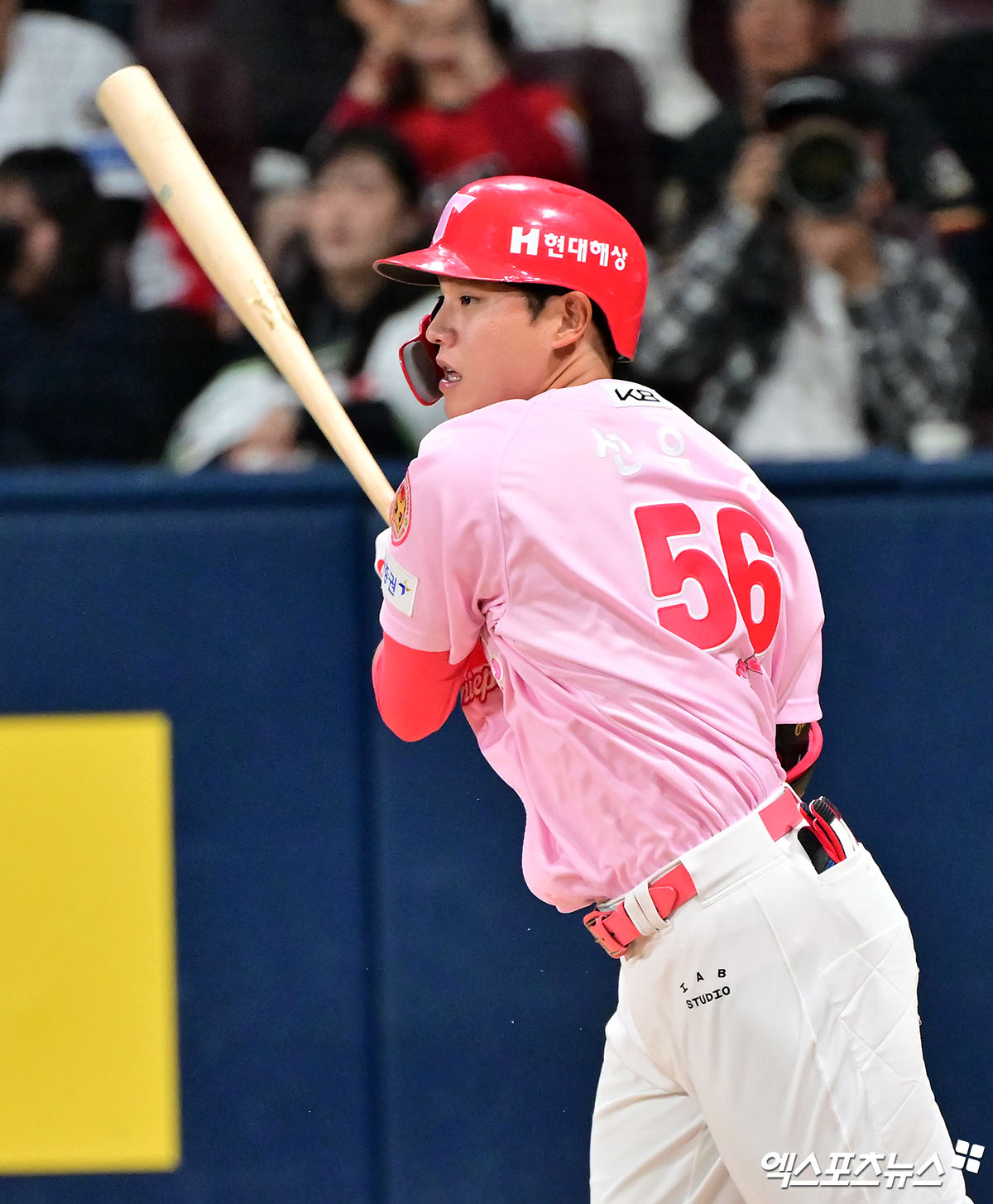 5일 오후 서울 구로구 고척스카이돔에서 열린 '2025 신한 SOL Bank KBO리그' KIA 타이거즈와 키움 히어로즈의 경기, 4회초 2사 만루 KIA 오선우가 2타점 적시타를 날리고 있다. 엑스포츠뉴스 DB