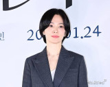 "정치색 노출?"vs"당당한 소신"…송혜교 '좋아요' 논쟁 점화 [엑's 이슈] 
