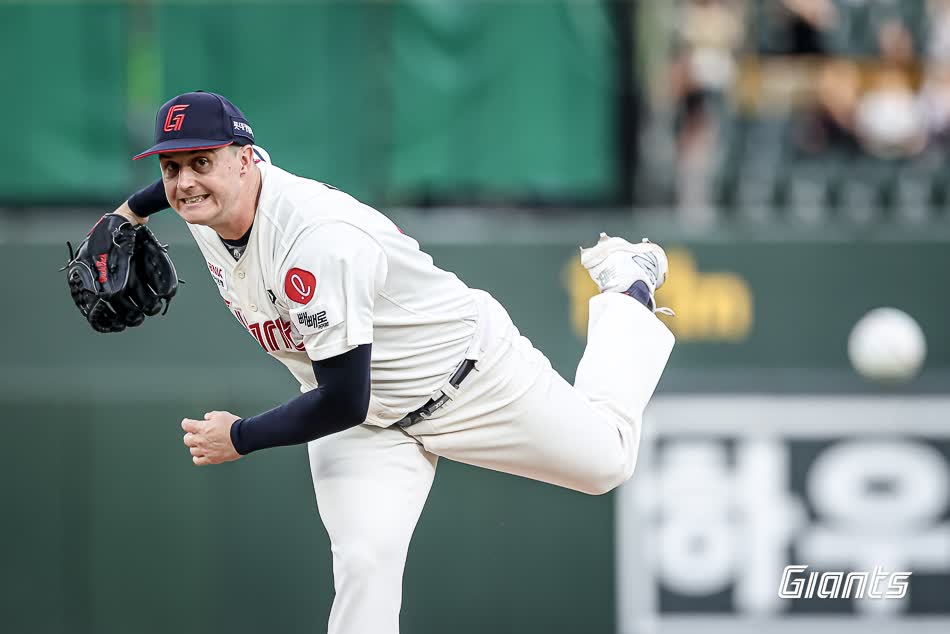 2025 시즌 5월 중순부터 슬럼프에 빠진 롯데 자이언츠 외국인 투수 터커 데이비슨. 사진 롯데 자이언츠