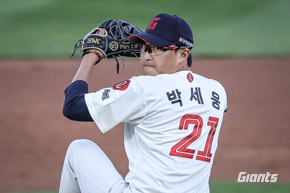 2025 시즌 5월 이후 슬럼프에 빠진 롯데 자이언츠 토종 에이스 박세웅. 사진 롯데 자이언츠