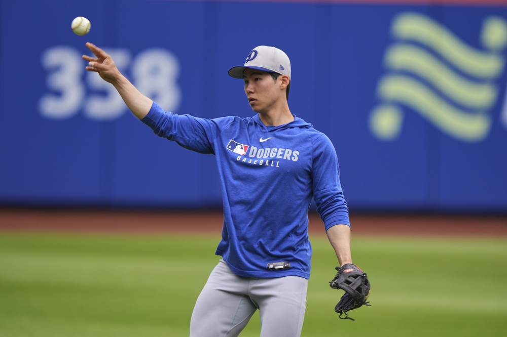 미국 메이저리그 LA 다저스의 김혜성이 11일(한국시간) 미국 캘리포니아주 샌디에이고의 펫코 파크에서 열린 2025 메이저리그 샌디에이고 파드리스와의 원정 경기에 교체 출전, 1타수 무안타 1볼넷을 기록했다. 사진 연합뉴스