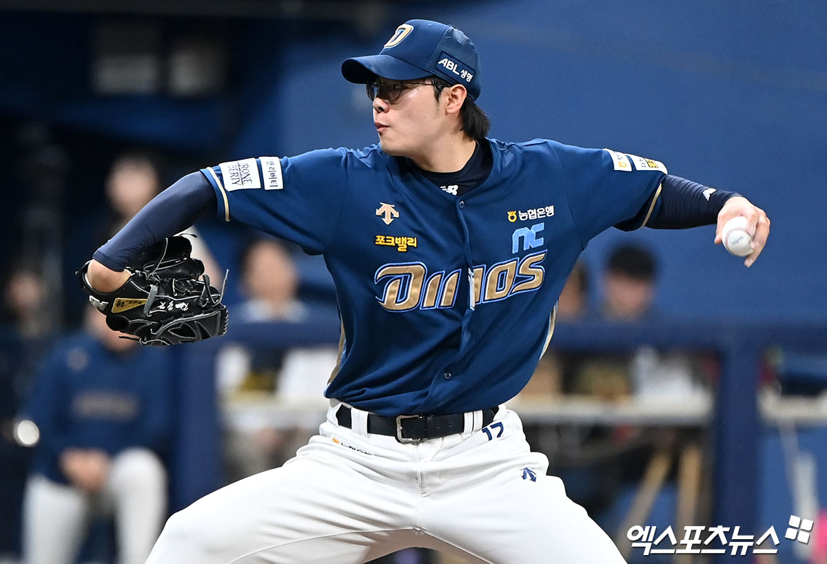 22일 오후 서울 구로구 고척스카이돔에서 열린 '2024 신한 SOL Bank KBO리그' NC 다이노스와 키움 히어로즈의 경기, 8회말 NC 김영규가 공을 힘차게 던지고 있다. 엑스포츠뉴스 DB