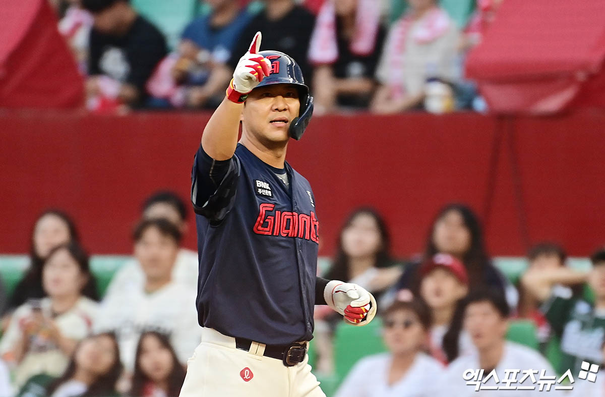 롯데 자이언츠 베테랑 내야수 김민성이 14일 인천 SSG랜더스필드에서 열린 2025 신한 SOL Bank KBO리그 SSG 랜더스와의 팀 간 10차전에서 2안타 1홈런 2타점을 기록, 팀 3연승을 이끌었다. 사진 박지영 기자