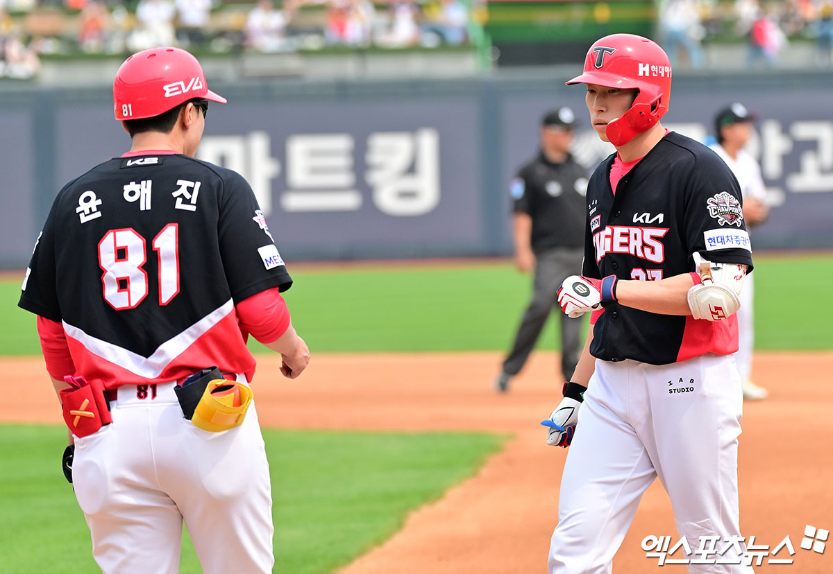 31일 오후 수원KT위즈파크에서 열린 '2025 신한 SOL Bank KBO리그' KIA 타이거즈와 KT 위즈의 경기, 3회초 KIA 김호령이 우전안타를 날리고 있다. 엑스포츠뉴스 DB