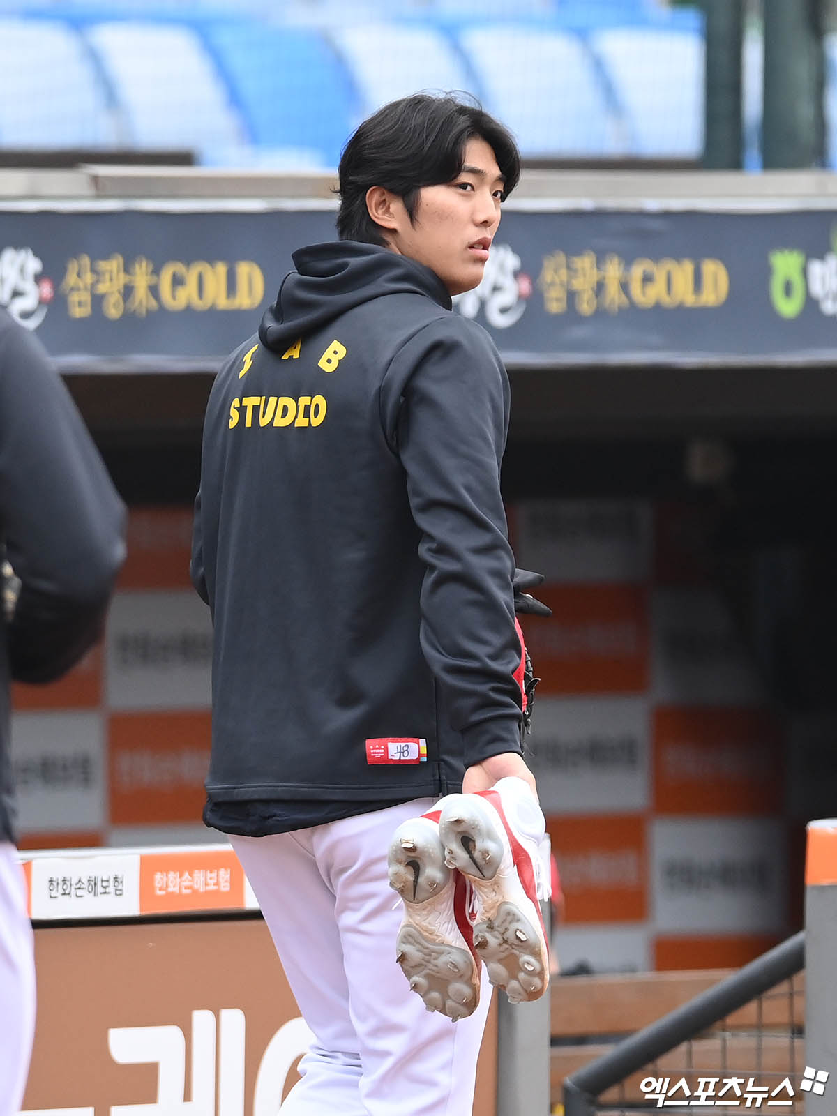 12일 대전 한화생명이글스파크에서 열리는 '2024 신한 SOL Bank KBO리그' KIA 타이거즈와 한화 이글스의 시범경기에 앞서 KIA 이의리가 훈련에 나서고 있다. 엑스포츠뉴스 DB