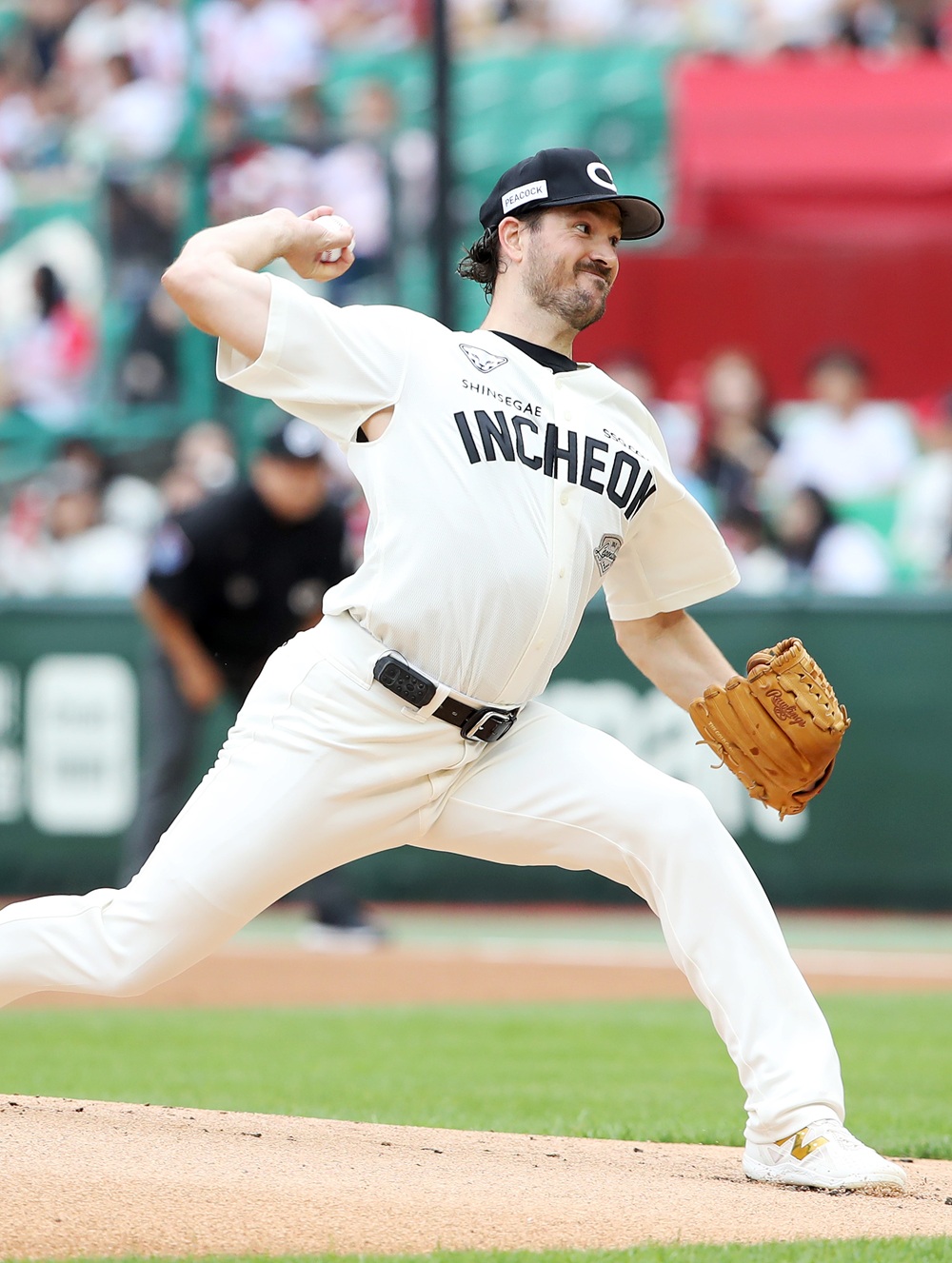 SSG 랜더스 외국인 투수 드류 앤더슨이 15일 인천 SSG랜더스필드에서 열린 2025 신한 SOL Bank KBO리그 롯데 자이언츠와의 팀 간 11차전에 선발등판, 7이닝 무실점 완벽투로 팀 승리를 이끌었다. 사진 SSG 랜더스