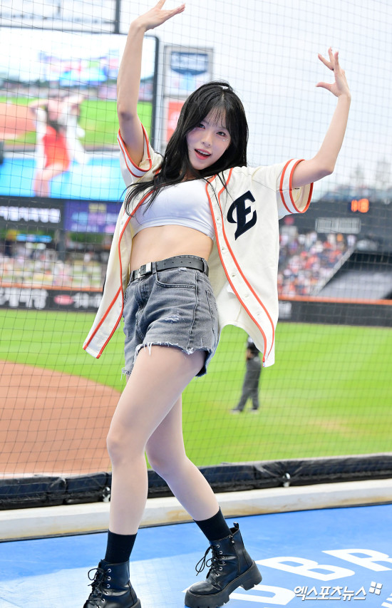 유진경 치어리더 '섹시한 눈빛'[엑's HD포토]