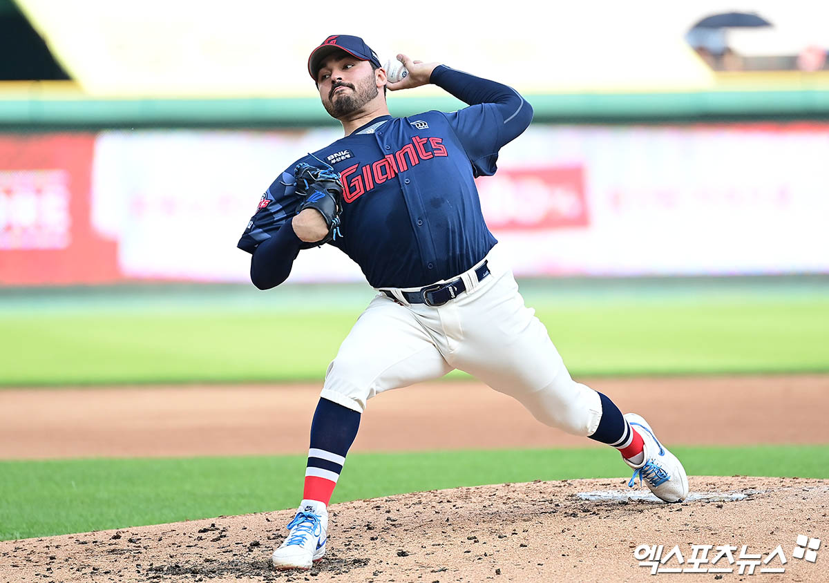 롯데 자이언츠 외국인 투수 알렉 감보아가 지난 14일 문학 SSG 랜더스전에 선발등판, 6이닝 7피안타 1볼넷 6탈삼진 1실점 호투와 함께 승리투수가 됐다. 사진 엑스포츠뉴스 DB