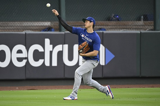 '이도류' 오타니 쇼헤이가 663일 만에 마운드에 오른다. 그는 앞서 '사실 투타 겸업 선수로서의 모습이 내게는 원래 모습이고, 작년이 오히려 비정상이었다. 다시 원래대로 돌아가는 것'이라 말했다. 연합뉴스