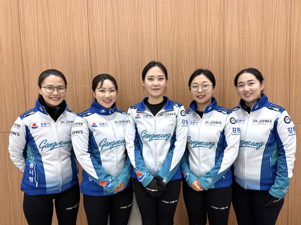 여자 컬링 강릉시청 선수들. 2025 한국컬링선수권대회 겸 컬링 국가대표 선발전이 오는 19일부터 27일까지 9일간 의정부컬링경기장에서 개최된다. 대한컬링연맹