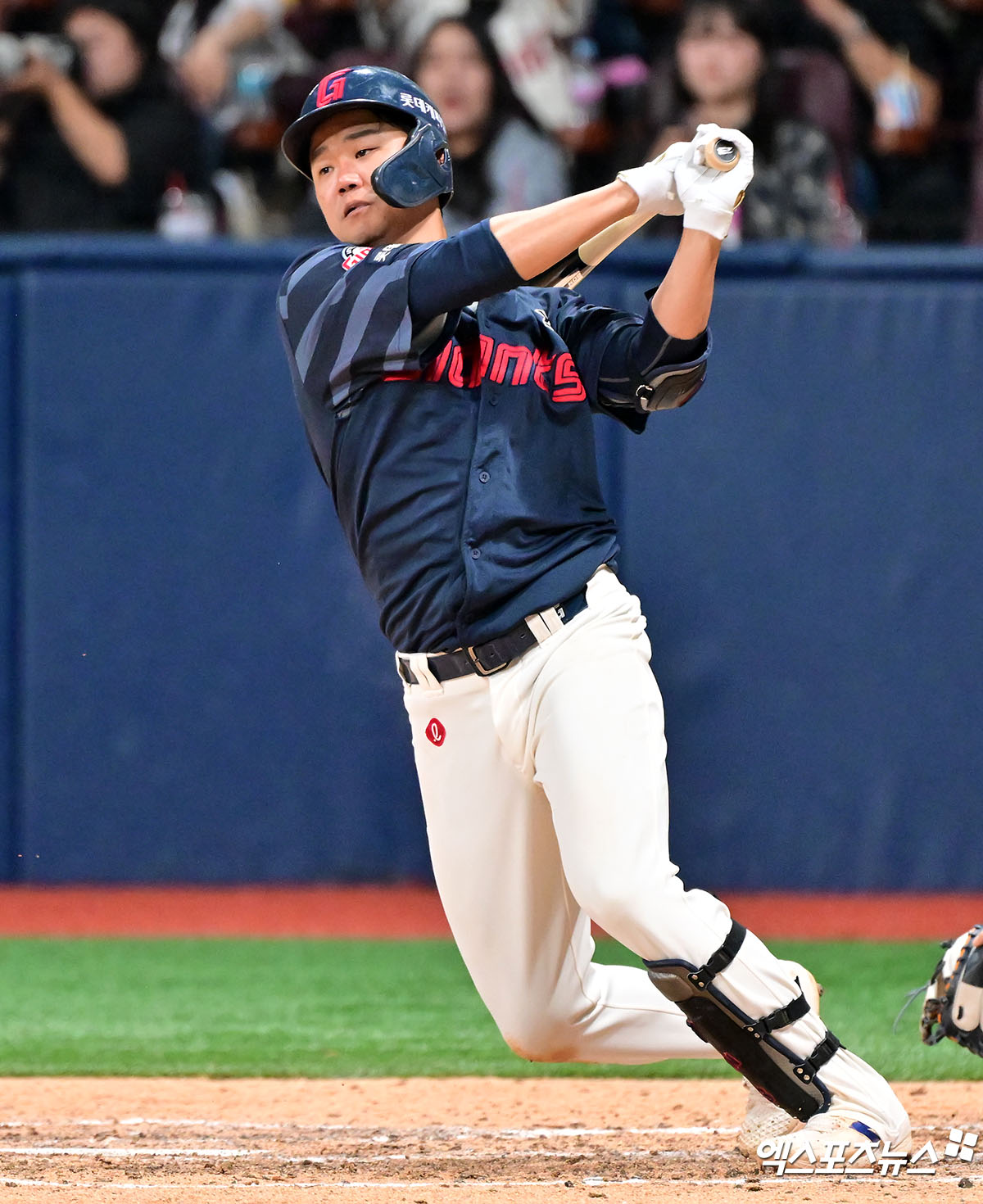 롯데 자이언츠 내야수 손호영이 18일 부산 사직야구장에서 열리는 2025 신한 SOL Bank KBO리그 한화 이글스와의 팀 간 9차전에 앞서 부상으로 1군 엔트리에서 제외됐다. 사진 엑스포츠뉴스 DB