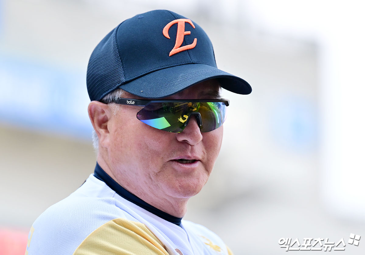 김경문 감독이 이끄는 한화 이글스가 지난 17일 사직 롯데 자이언츠전에서 6-0 대승을 거두고 5연승을 질주했다. 사진 엑스포츠뉴스 DB