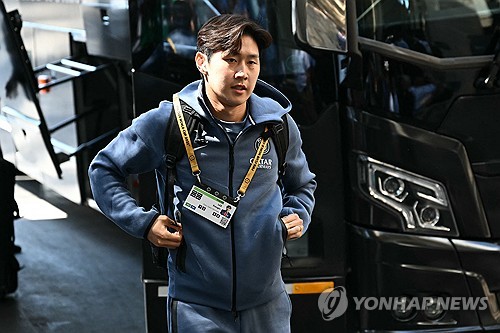 프랑스 매체 '라이브풋'이 25일(한국시간) 이적을 알아보고 있는 이강인에게 아스널과 나폴리, 두 구단이 경쟁할 것으로 예상된다고 보도했다. 연합뉴스