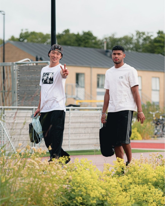 미트윌란이 17일(한국시간) 공식적으로 2025-2026시즌 3F 수페르리가 개막을 위한 프리시즌 훈련을 시작했다. 조규성은 18일 오전 출근하는 모습이 포착되면서 본격적으로 복귀 시동을 걸 것으로 기대를 모으고 있다. 미트윌란 SNS