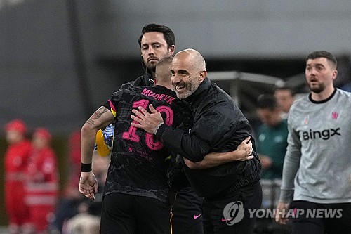 영국 BBC에 따르면, 19일(한국시간) 잉글랜드축구협회(FA)가 무드리크의 도핑 규정 위반 혐의에 대해 징계 여부를 따지는 절차에 들어갔다.   무드리크는 지난 12월 일반적인 소변 검사 결과 양성 반응이 확인돼 잠정적으로 출전 정지 징계를 받았다. 당시 소변 샘플에서 금지 약물인 멜도니움이 검출됐다. 이 약물은 혈류량을 증가시켜 운동 능력을 끌어올리는 물질로 알려져 있다. 연합뉴스