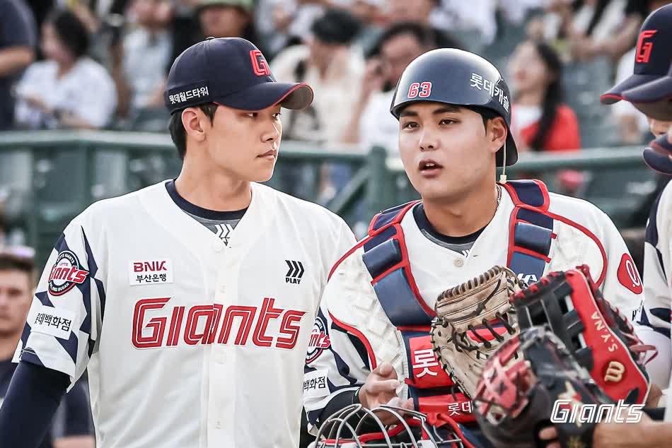 롯데 자이언츠 고졸 루키 포수 박재엽이 19일 부산 사직야구장에서 열린 2025 신한 SOL Bank KBO리그 한화 이글스와의 팀 간 10차전에 8번타자 겸 포수로 선발출전 한다. 사진 롯데 자이언츠