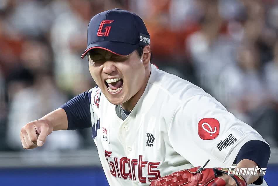 롯데 자이언츠 투수 나균안이 19일 부산 사직야구장에서 열린 2025 신한 SOL Bank KBO리그 한화 이글스와의 팀 간 10차전에 선발등판, 6이닝 4피안타 2볼넷 6탈삼진 무실점으로 승리투수가 됐다. 사진 롯데 자이언츠