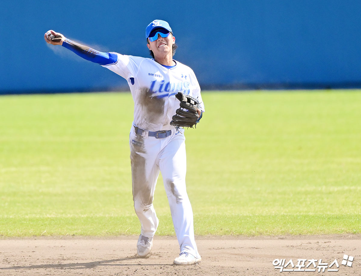 삼성 라이온즈 내야수 이재현이 올해 정규시즌 경기에 출전해 수비에 임하고 있다. 엑스포츠뉴스 DB