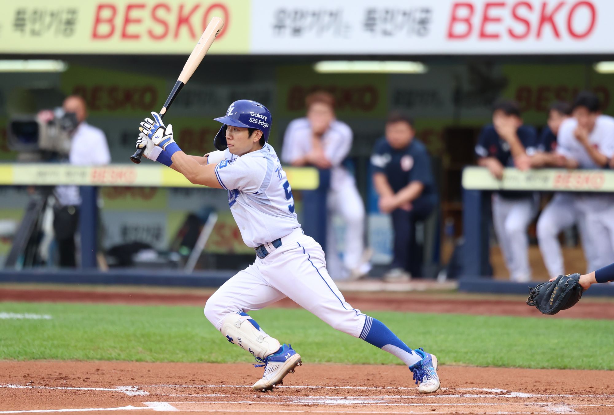 삼성 라이온즈 김지찬이 올해 정규시즌 경기에 출전해 타격하고 있다. 김지찬은 21일 부산 롯데 자이언츠전에 1번 타자로 선발 출전한다. 삼성 라이온즈