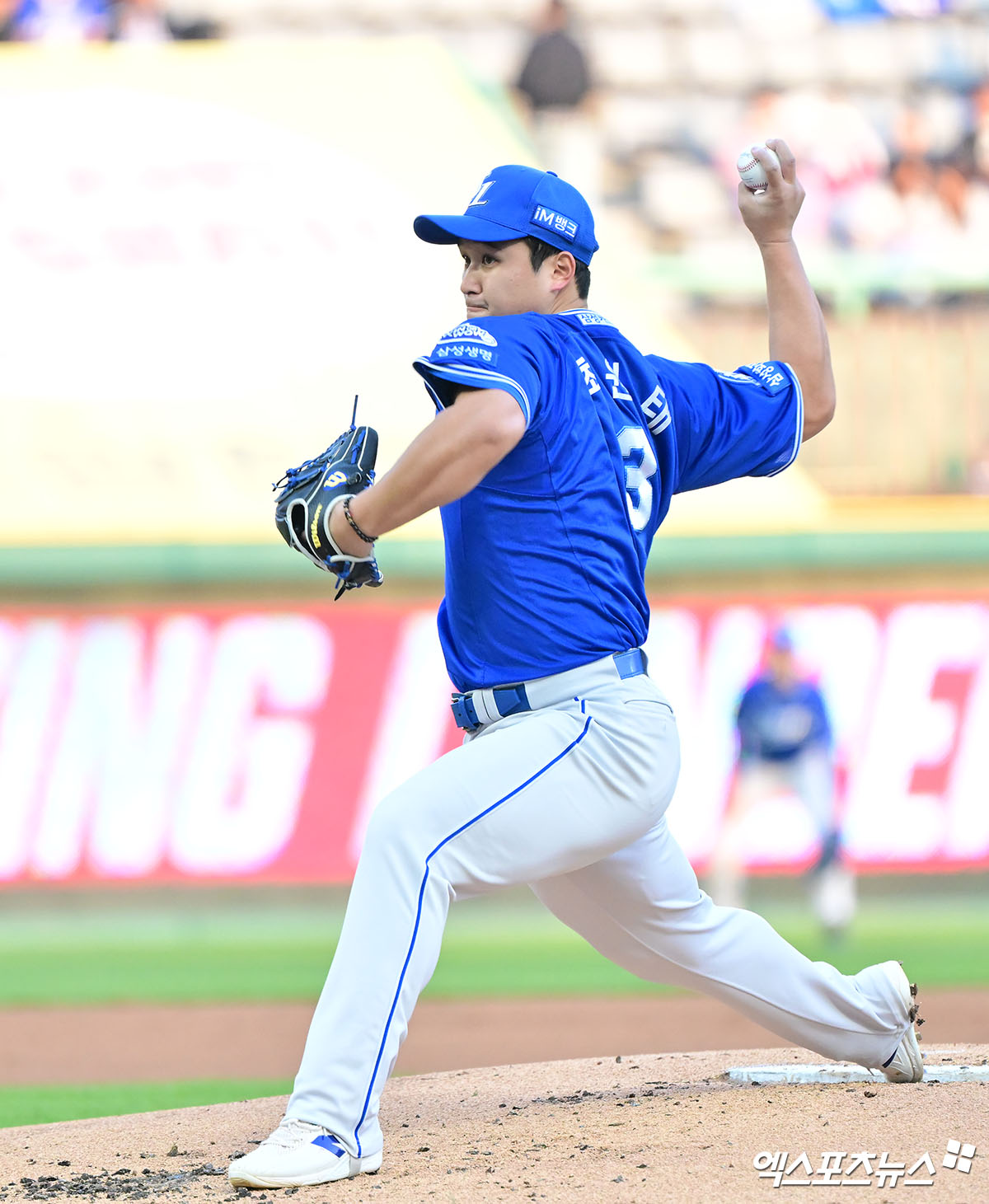 삼성 라이온즈 선발투수 최원태가 올해 정규시즌 경기에 선발 등판해 역투하고 있다. 엑스포츠뉴스 DB