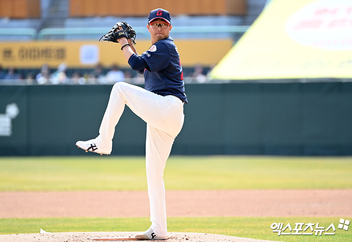 롯데 자이언츠 선발투수 박세웅이 올해 정규시즌 경기에 선발 등판해 투구하고 있다. 엑스포츠뉴스 DB