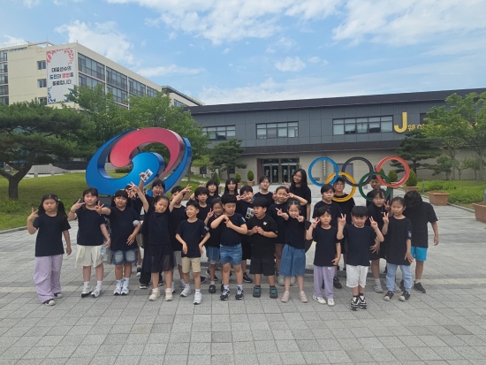 이원초등학교 견학. 대한체육회 제공