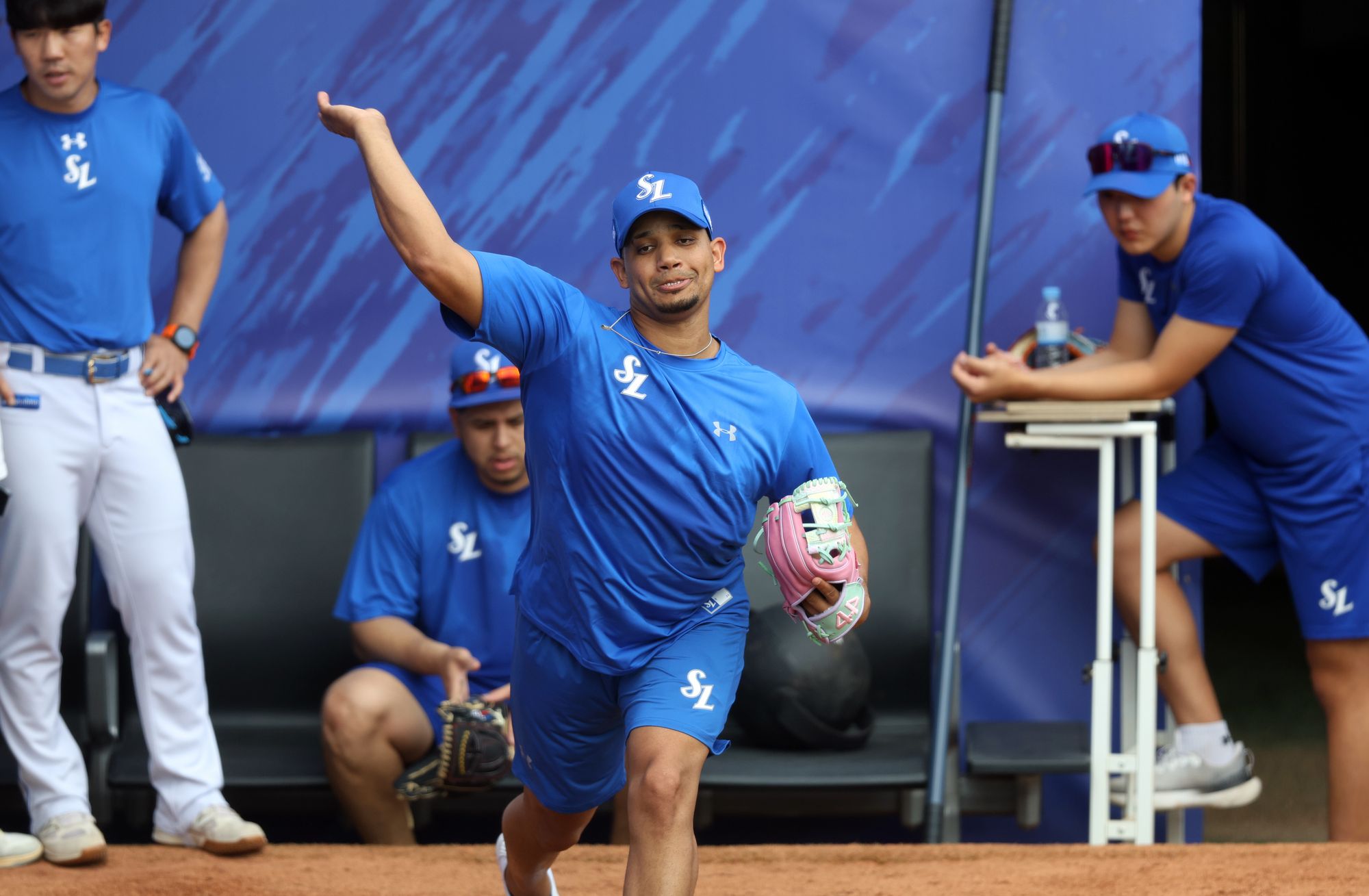 삼성 라이온즈 새 외국인 투수 헤르손 가라비토가 지난 19일 삼성 선수단에 합류해 투구 훈련에 임하고 있다. 삼성 라이온즈