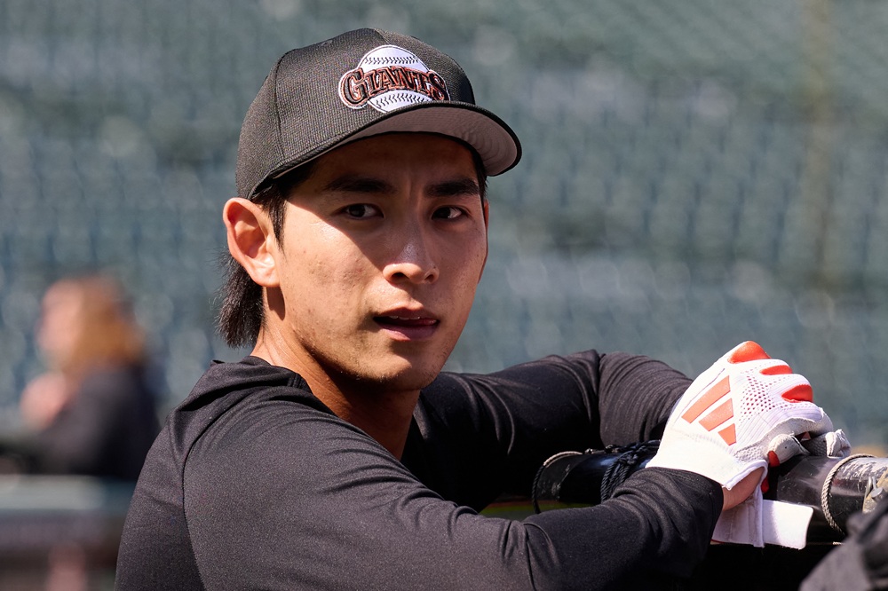 올 시즌 코리안리거 중 유일하게 올스타 후보에 등극한 샌프란시스코 자이언츠 이정후가 2차 중간 집계에서도 순위권에 진입하지 못했다. 이정후는 지난 23일 보스턴 레드삭스전 4타수 무안타로 침묵, 시즌 타율이 0.252(286타수 72안타)까지 하락했다. 최근 7경기 타율은 0.074(27타수 2안타)다. 연합뉴스