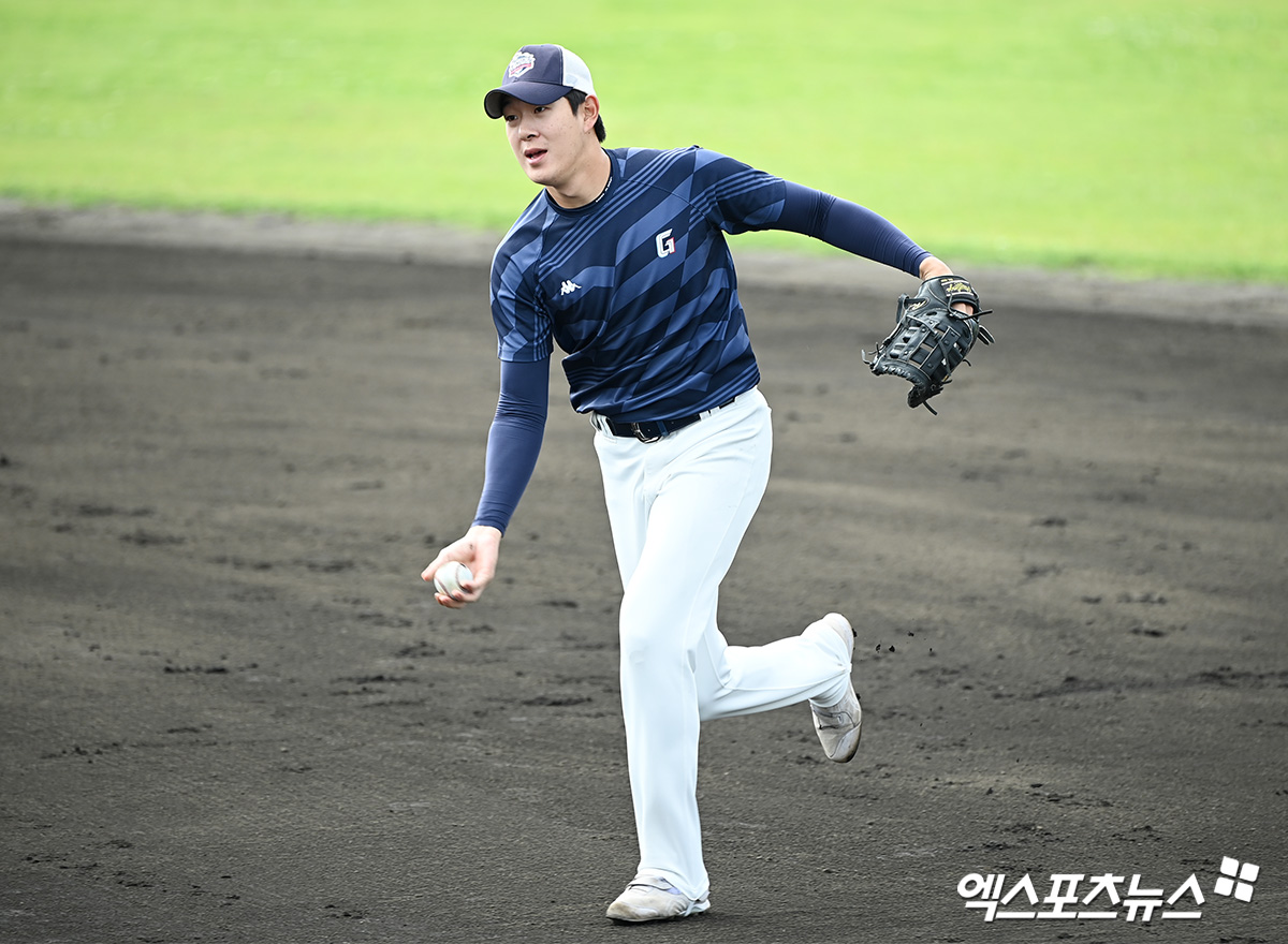 롯데 자이언츠 내야수 나승엽이 24일 창원 NC파크에서 열리는 2025 신한 SOL Bank KBO리그 NC 다이노스와의 팀 간 7차전에 앞서 1군 엔트리에 등록됐다. 사진 엑스포츠뉴스 DB