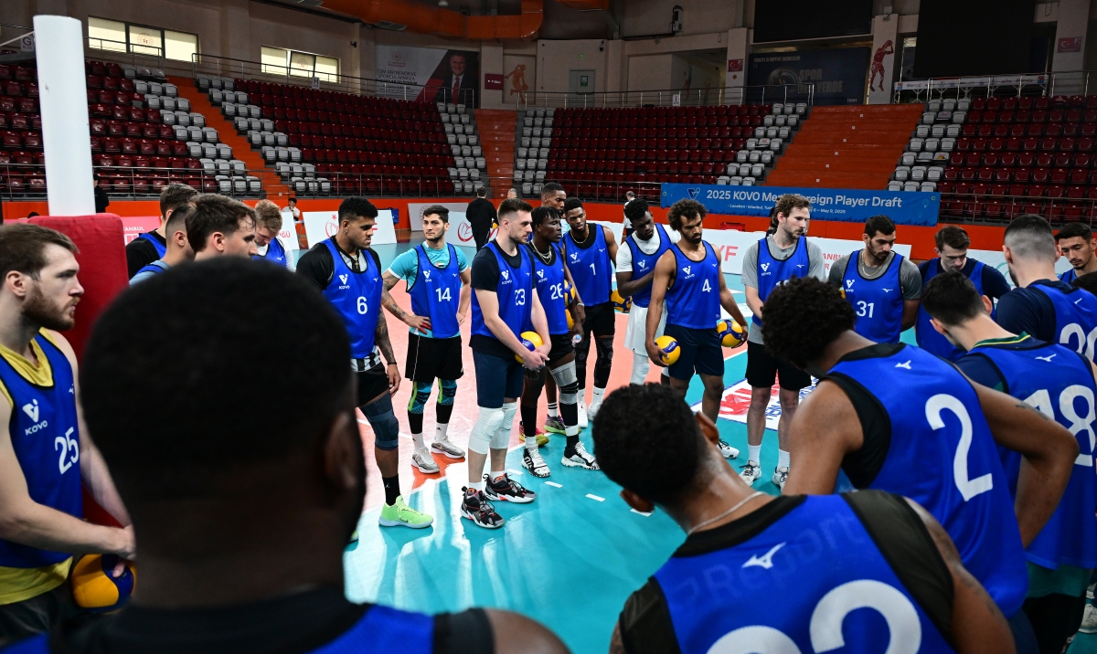 한국배구연맹은 24일 마포구 상암동 한국배구연맹에서 제21기 제7차 이사회 및 임시총회를 개최하고 외국인선수 및 아시아쿼터 자유계약제도 전환을 논의,  아시아쿼터는 2026~2027시즌부터, 외국인선수는 2027~2028시즌부터 시행하기로 결정했다. KOVO