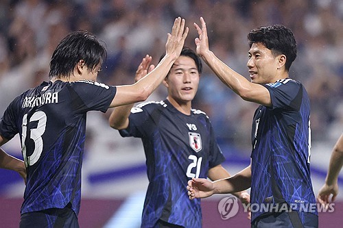 인도네시아 매체 '볼라가' 24일(한국시간) 인도네시아 축구 대표팀 베컴 푸트라가 일본 축구 대표팀 주장인 엔도 와타루와 나눴던 대화를 소개했다고 보도했다.신태용 전 인도네시아 감독이 원한던 꿈을 일본 축구 국가대표팀 주장이 응원했다는 비하인드가 전해졌다. 연합뉴스