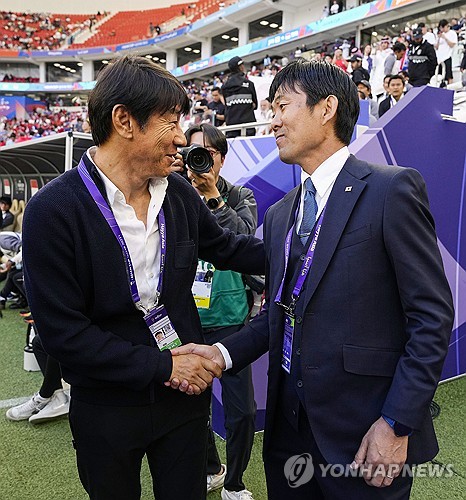 인도네시아 매체 '볼라가' 24일(한국시간) 인도네시아 축구 대표팀 베컴 푸트라가 일본 축구 대표팀 주장인 엔도 와타루와 나눴던 대화를 소개했다고 보도했다.신태용 전 인도네시아 감독이 원한던 꿈을 일본 축구 국가대표팀 주장이 응원했다는 비하인드가 전해졌다. 연합뉴스