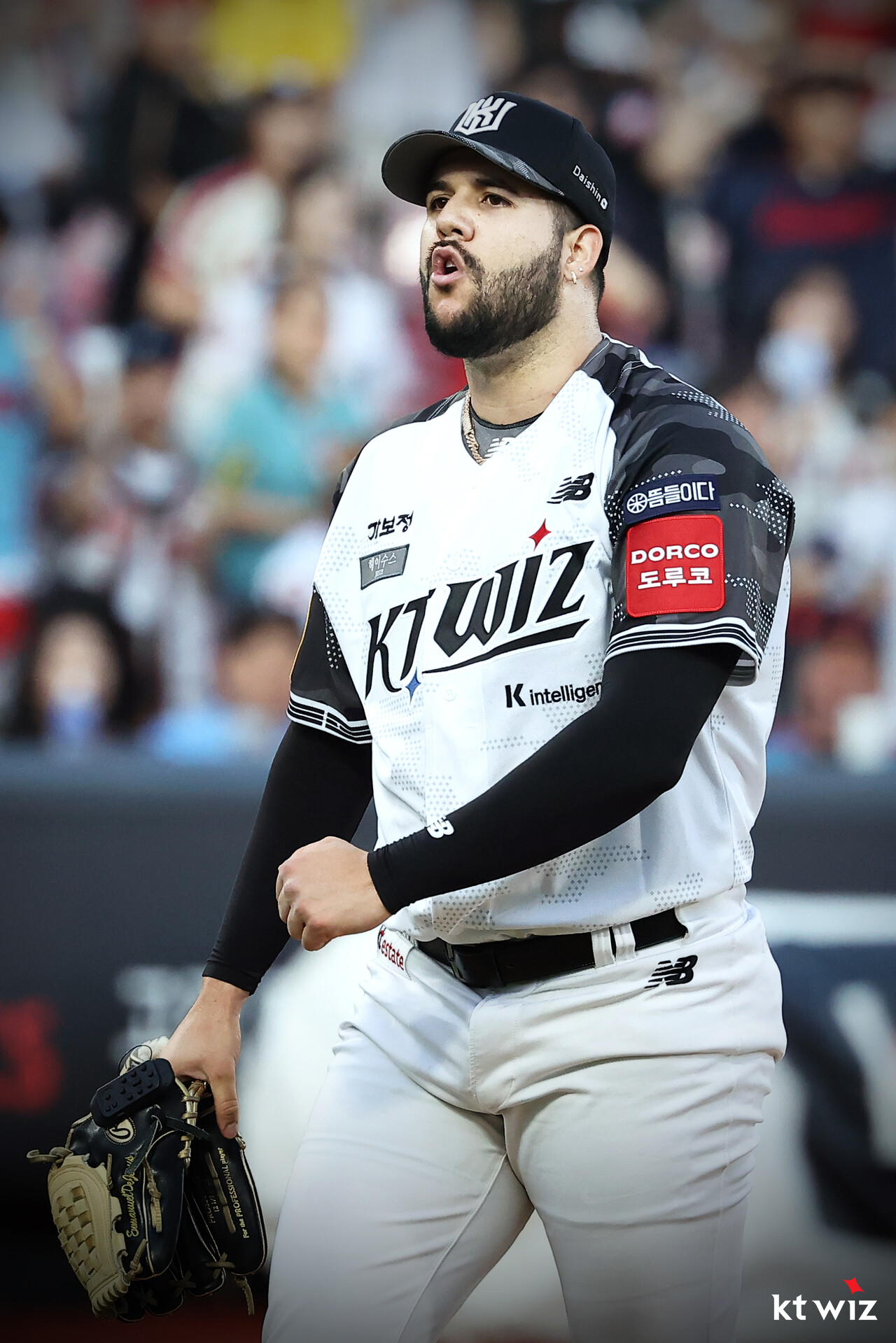 6월 24일 오후 수원 KT위즈파크에서 열린 2025 신한 SOL Bank KBO리그 KT 위즈와 LG 트윈스의 경기, KT 선발투수로 나선 엔마누엘 데 헤이수스가 6이닝 무실점 투구로 자신의 시즌 6승째를 챙겼다. KT 위즈