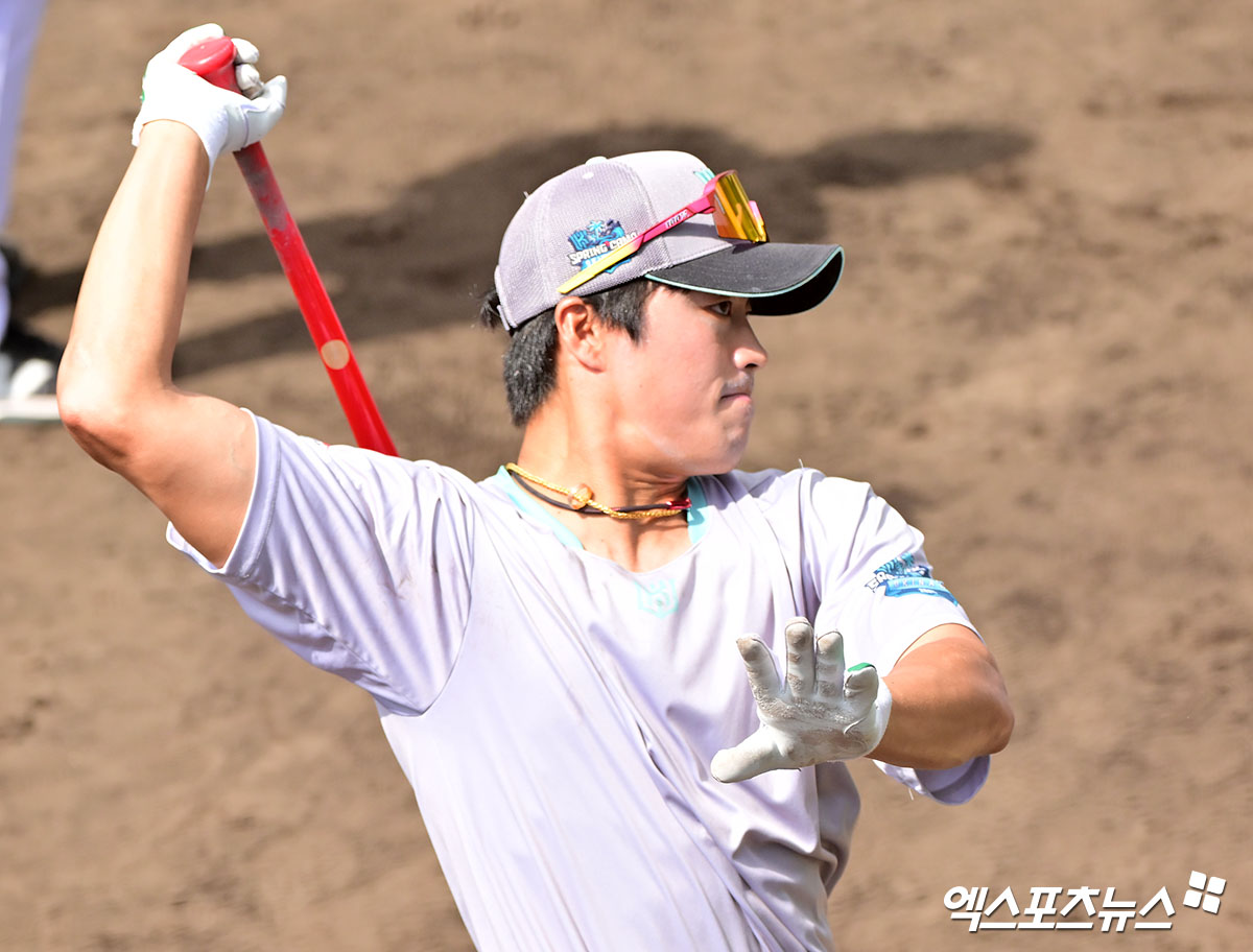3월 3일 오후 일본 오키나와 킨 구장에서 열리는 KT 위즈와 KIA 타이거즈의 연습경기, 천성호가 훈련에 임하고 있다. 엑스포츠뉴스 DB