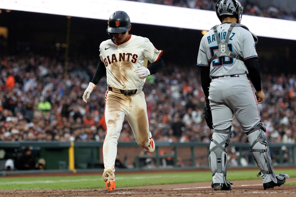 26일 미국 캘리포니아주 샌프란시스코의 오라클파크에서 열린 2025 미국프로야구 메이저리그 마이애미 말린스와 샌프란시스코 자이언츠의 경기, 샌프란시스코 이정후가 6번타자 겸 중견수로 선발 출전해 1타수 무안타 2볼넷 1사구 1득점을 기록했다. REUTERS 연합뉴스