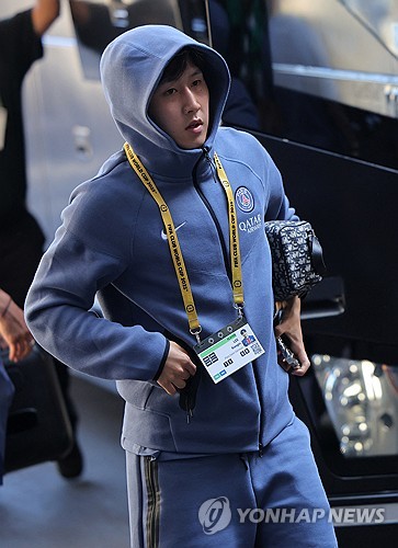 프랑스 매체 '라이브풋'이 25일(한국시간) 이적을 알아보고 있는 이강인에게 아스널과 나폴리, 두 구단이 경쟁할 것으로 예상된다고 보도했다. 연합뉴스