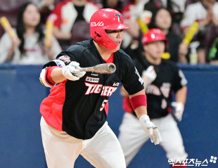 한준수 ‘대타로 나와 동점 적시타’[포토]