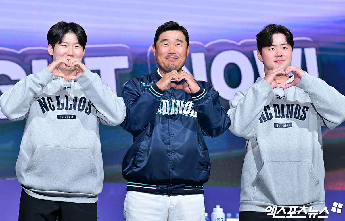지난 3월 2025 KBO리그 개막 미디어 데이에 참석했던 이호준(가운데) NC 다이노스 감독과 포수 김형준(오른쪽). 사진 엑스포츠뉴스 DB
