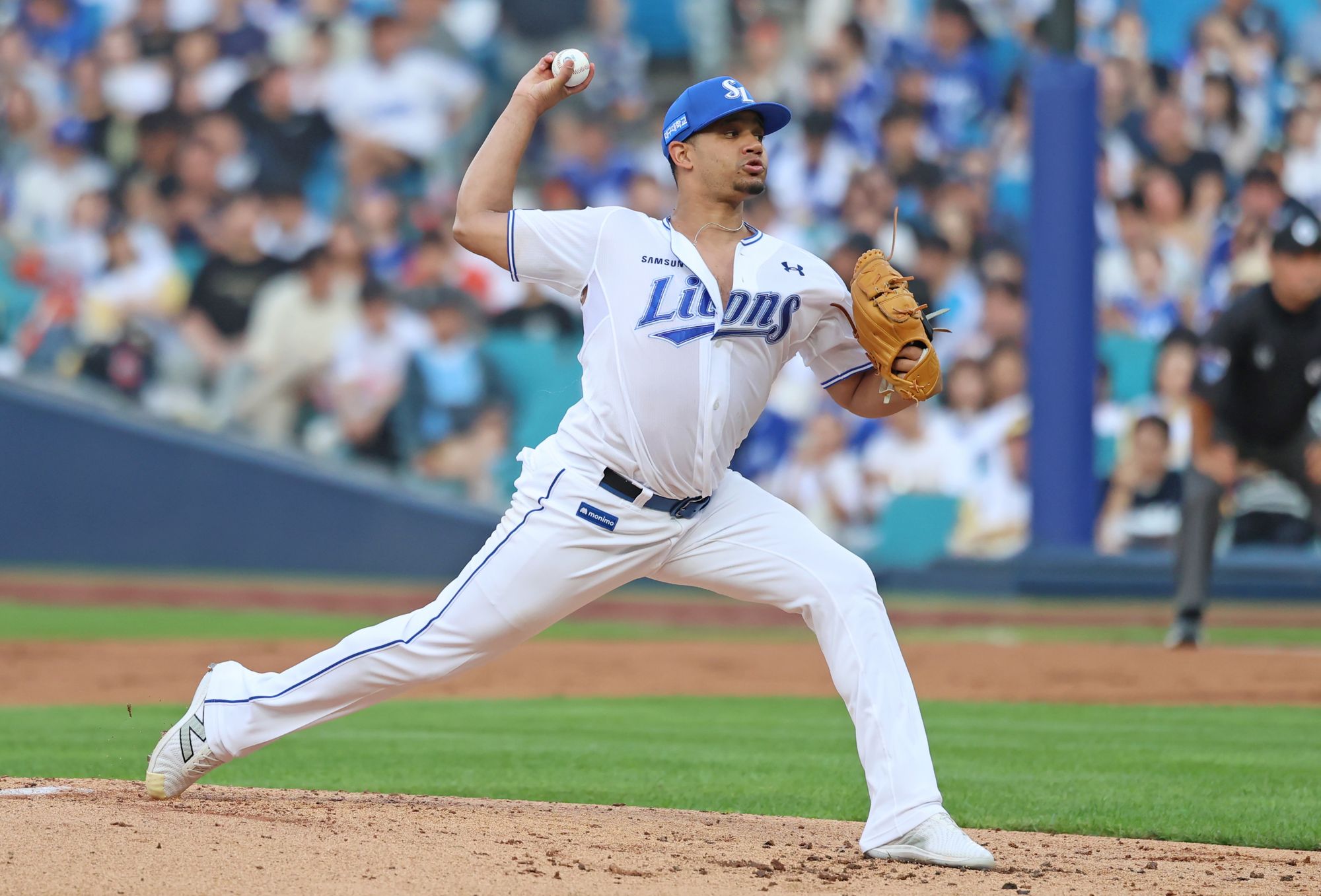 지난 26일 대구 삼성라이온즈파크에서 열린 2025 신한 SOL Bank KBO리그 삼성 라이온즈와 한화 이글스의 경기, 데니 레예스의 대체 외국인으로 합류한 헤르손 가라비토가 최고 155km/h 강속구를 앞세워 5이닝 무실점 완벽한 데뷔전을 치렀다. 삼성 라이온즈