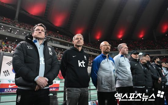 나폴리 지역 방송 '키스키스 나폴리'가 27일(한국시간) 스트링가라가 매체의 한 프로그램과 가진 인터뷰에서 최근 나폴리와 이적설이 있는 이강인에 대해 극찬했다. 엑스포츠뉴스DB