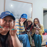 故 이희철 본가 찾은 절친들...풍자→산다라박까지, "항상 기억할게" 먹먹한 추모