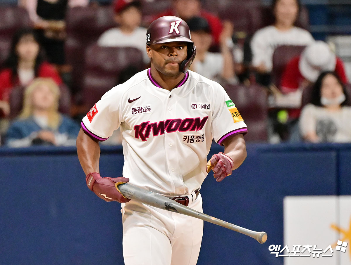 28일 오후 서울 구로구 고척스카이돔에서 열린 2025 신한 SOL Bank KBO리그 삼성 라이온즈와 키움 히어로즈의 경기, 키움 스톤 개릿이 5회말 자신의 KBO리그 데뷔 첫 홈런을 그랜드슬램으로 장식했다. 엑스포츠뉴스 DB