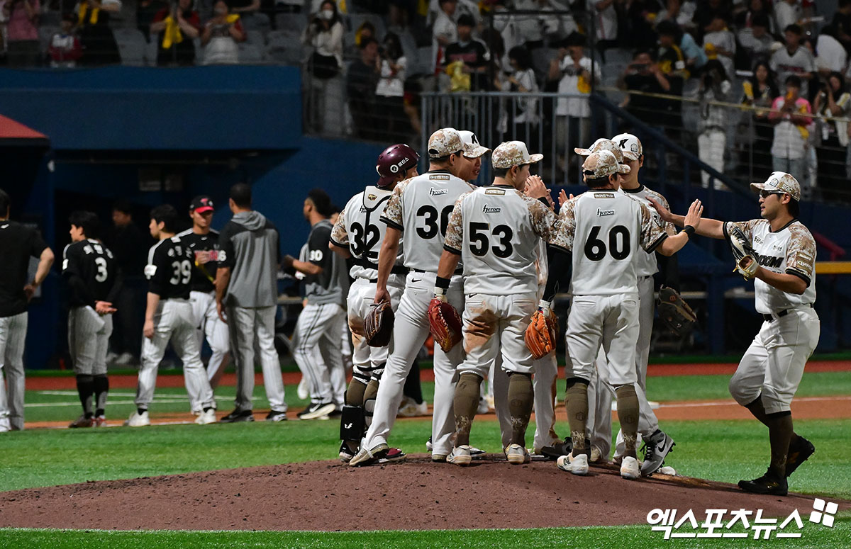 지난 7일 오후 서울 구로구 고척스카이돔에서 열린 '2025 신한 SOL Bank KBO리그' LG 트윈스와 키움 히어로즈의 경기, 키움이 8이닝 1실점을 기록한 알칸타라의 호투에 힘입어 LG에 4:1로 승리하며 4연승을 기록했다. 엑스포츠뉴스 DB