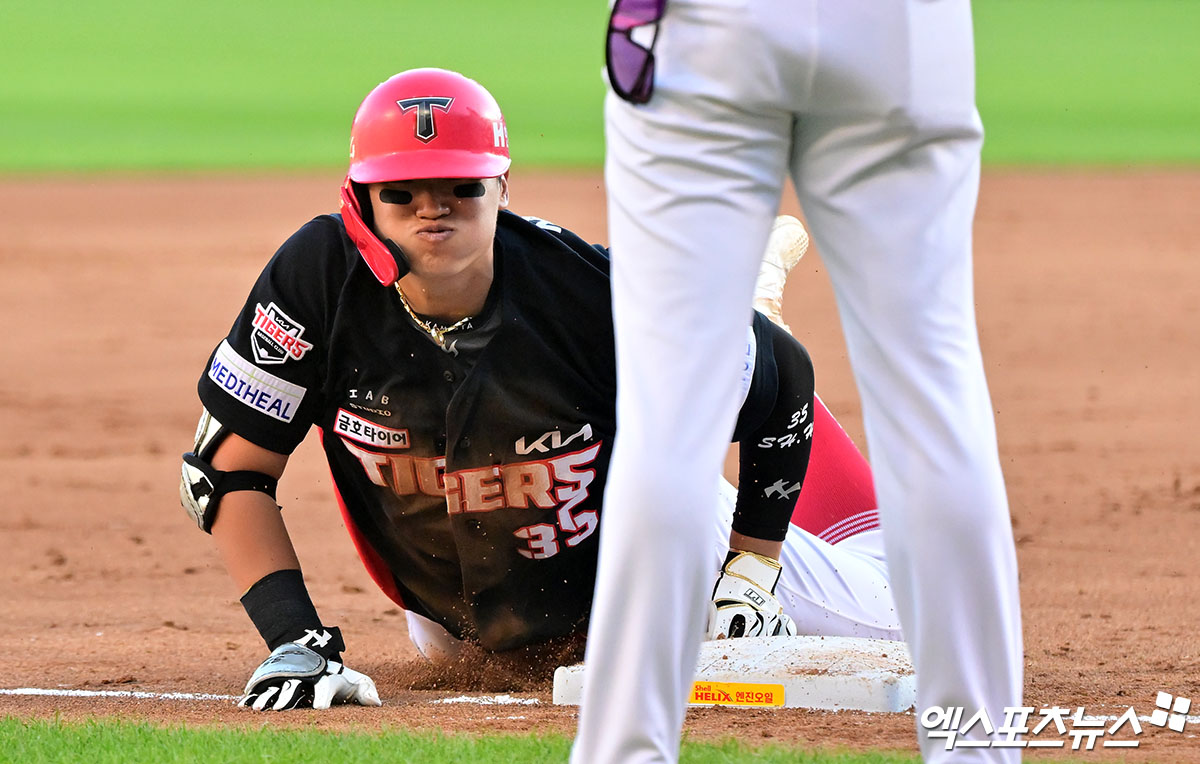 29일 오후 서울 송파구 잠실야구장에서 열린 '2025 신한 SOL Bank KBO리그' KIA 타이거즈와 LG 트윈스의 경기, 6회초 1사 2,3루 KIA 김석환이 2타점 3루타를 날리고 있다. 잠실, 김한준 기자