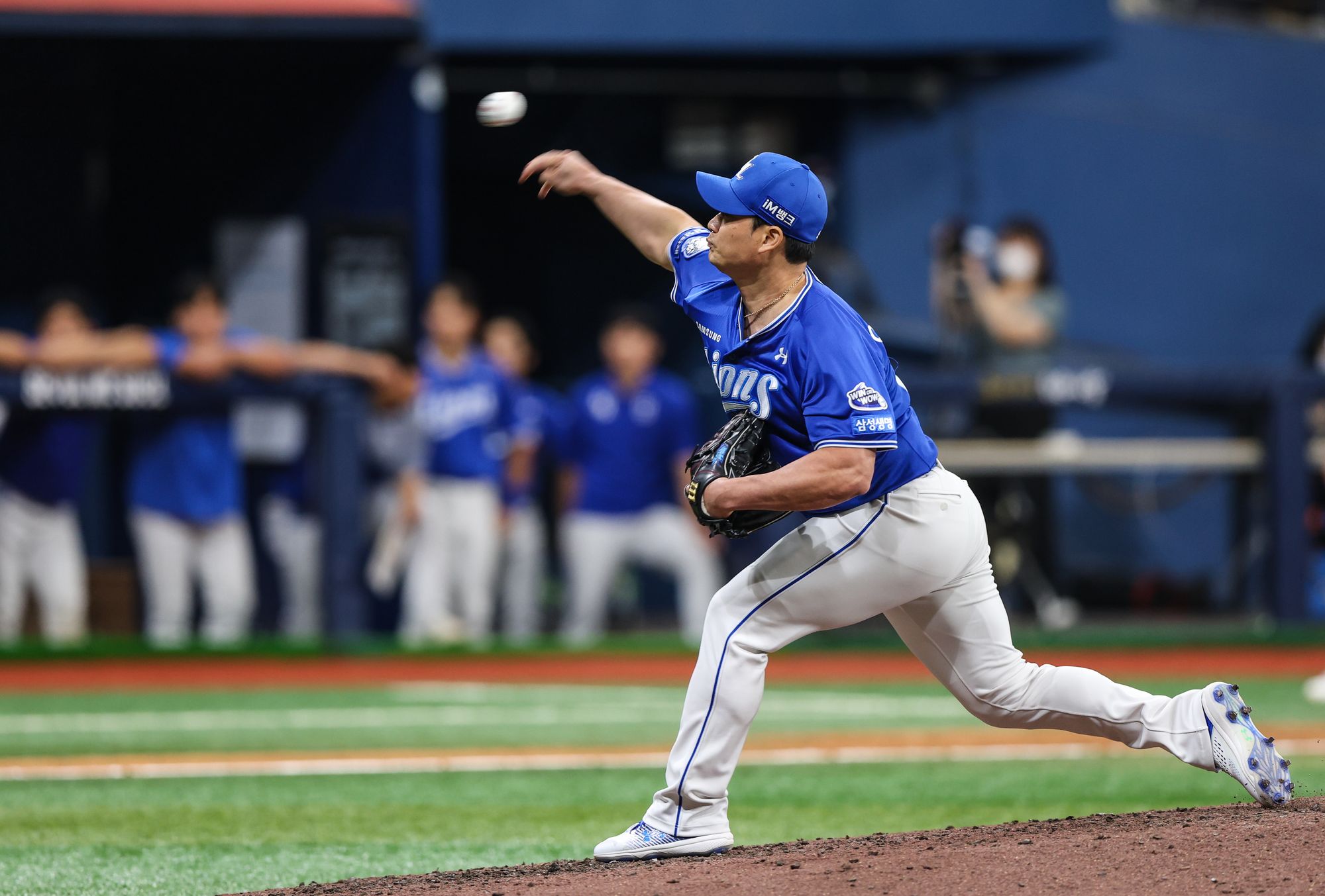 29일 오후 서울 구로구 고척스카이돔에서 열린 2025 신한 SOL Bank KBO리그 삼성 라이온즈와 키움 히어로즈의 경기, 삼성의 5번째 투수로 구원 등판한 오승환이 1이닝 3피안타 2실점을 기록했다. 삼성 라이온즈