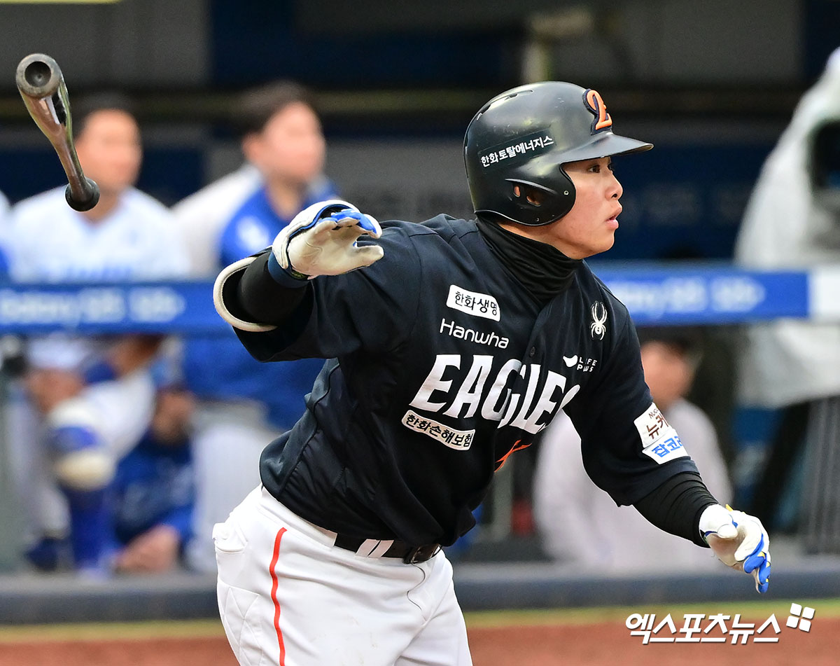 5일 오후 대구삼성라이온즈파크에서 열린 '2025 신한 SOL Bank KBO리그' 한화 이글스와 삼성 라이온즈의 경기, 9회초 2사 1,2루 한화 문현빈이 스리런 홈런을 날리고 있다.엑스포츠뉴스DB