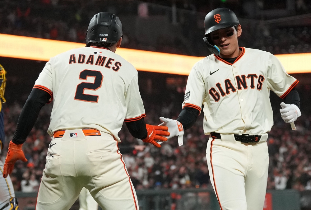 샌프란시스코 자이언츠 외야수 이정후가 1일 미국 애리조나주 피닉스의 체이스필드에서 열리는 2025 미국 메이저리그(MLB) 애리조나 다이아몬드백스와의 원정경기에 6번타자 겸 중견수로 선발 출전한다. AFP 연합뉴스