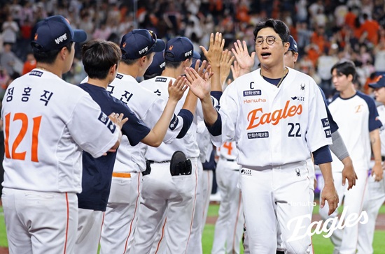 한화 이글스 내야수 채은성이 1일 대전 NC전에서 8회 말 승리에 쐐기를 박는 3점 홈런을 때렸다. 채은성은 상대 투수 주무기인 체인지업을 노려 시즌 12호 아치를 그렸다. 한화 이글스