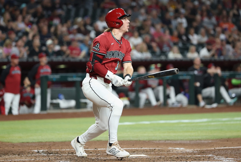 2일 미국 애리조나주 피닉스의 체이스필드에서 열린 2025 미국 메이저리그(MLB) 샌프란시스코 자이언츠와 애리조나 다이아몬드백스의 경기, 4회말 무사 1, 2루 애리조나 제이크 맥카시가 3점 홈런을 날리고 있다. AFP 연합뉴스